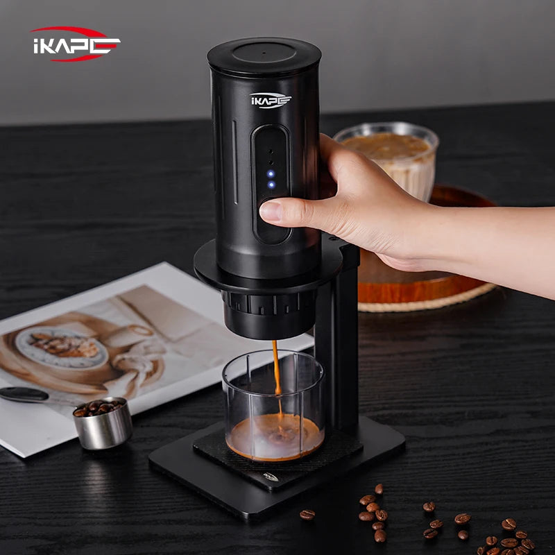 Máquina de Café Espresso Portátil IKAPE 2 en 1 – Compatible con Cápsulas y Café Molido, Extracción de Alta Presión para Viajes y Camping