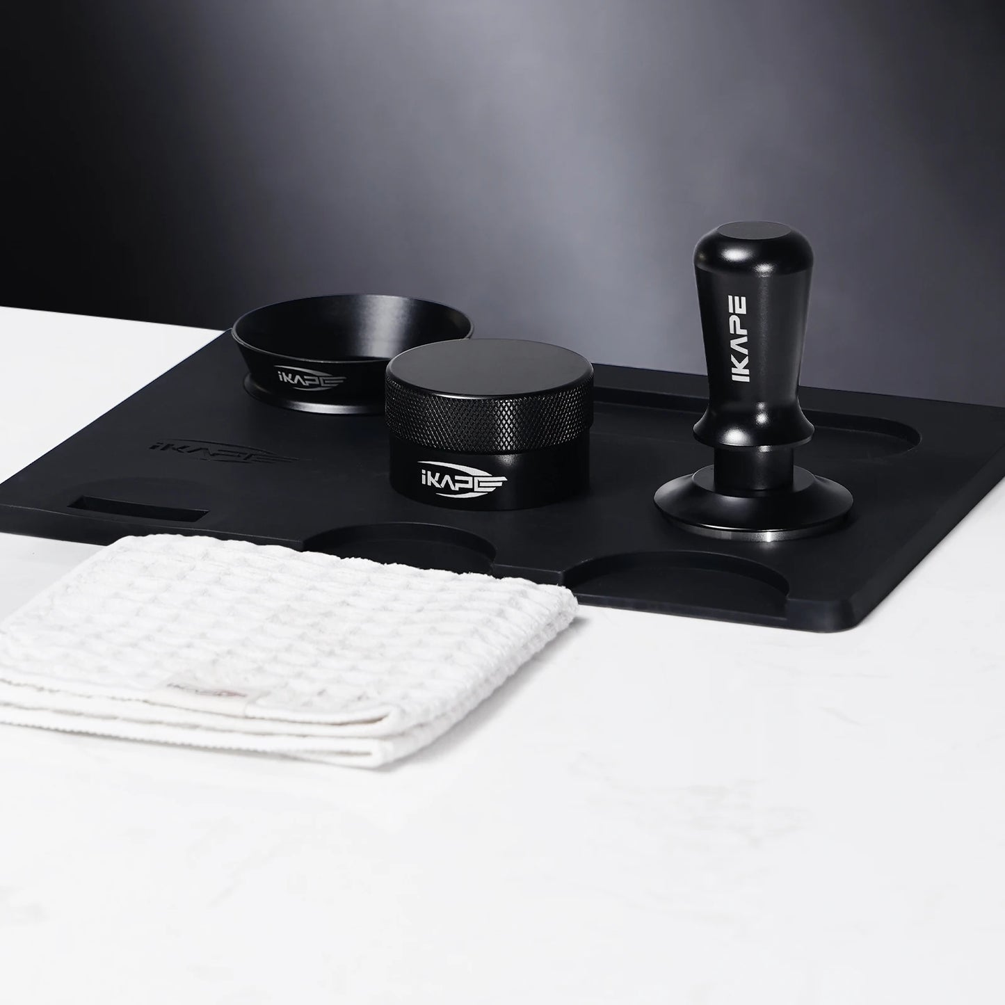 Kit de Herramientas para Espresso IKAPE 6 en 1 (Negro) – Tamper, Distribuidor y Embudo Dosificador Magnético para Portafiltros 51/53.3/58mm