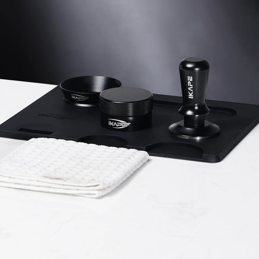 Kit de Herramientas para Espresso IKAPE 6 en 1 (Negro) – Tamper, Distribuidor y Embudo Dosificador Magnético para Portafiltros 51/53.3/58mm