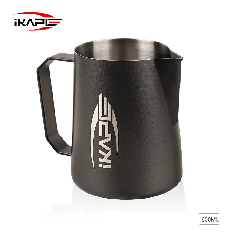 IKAPE-Pitcher de acero inoxidable para espumar leche, lanzador de vapor para Barista, Cappuccino Latte, color negro