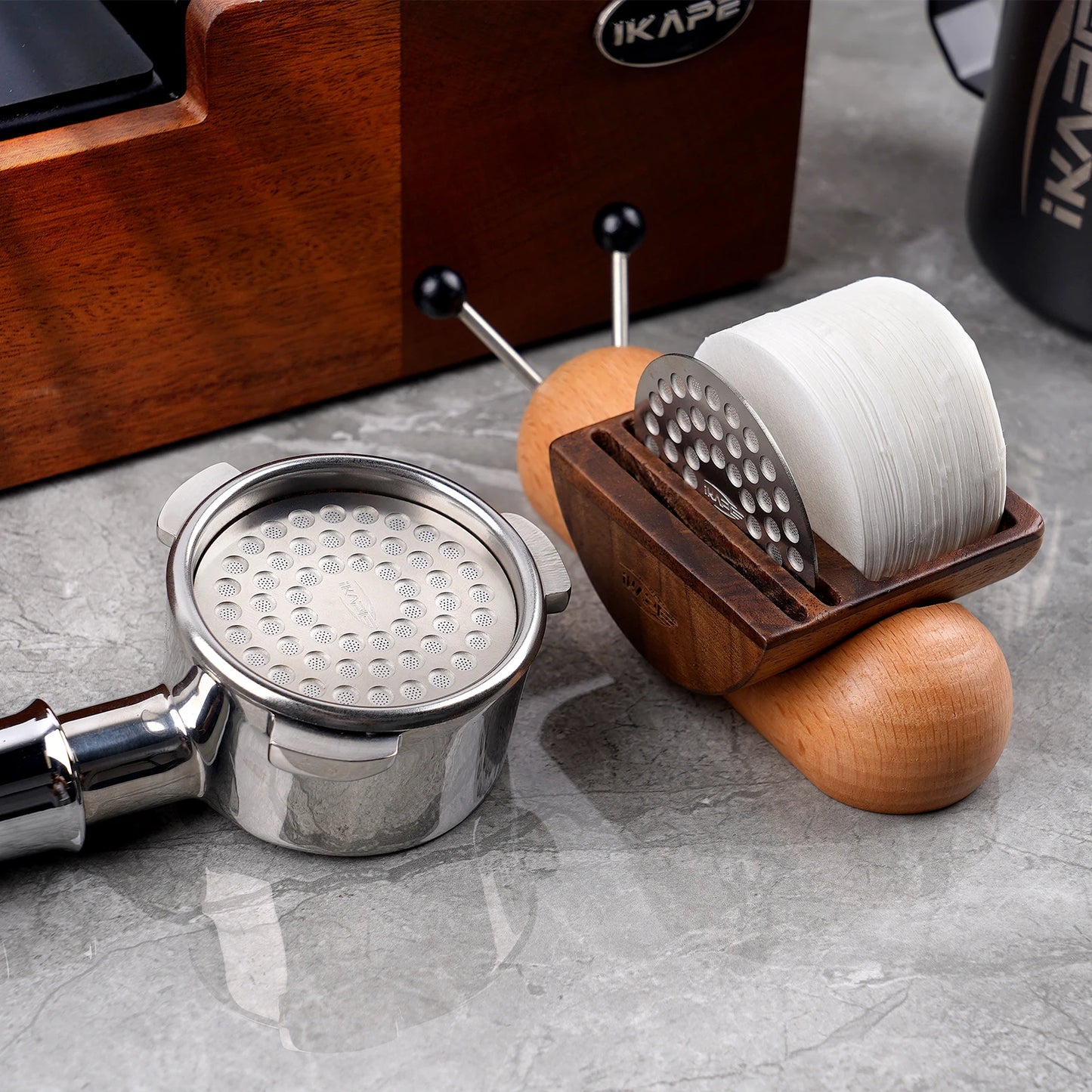 "Kit de Filtros y Puck Screens para Espresso IKAPE – Organizador de Madera Estilo Caracol con 100 Filtros de Papel y 2 Pantallas de Disco Ultrafinas