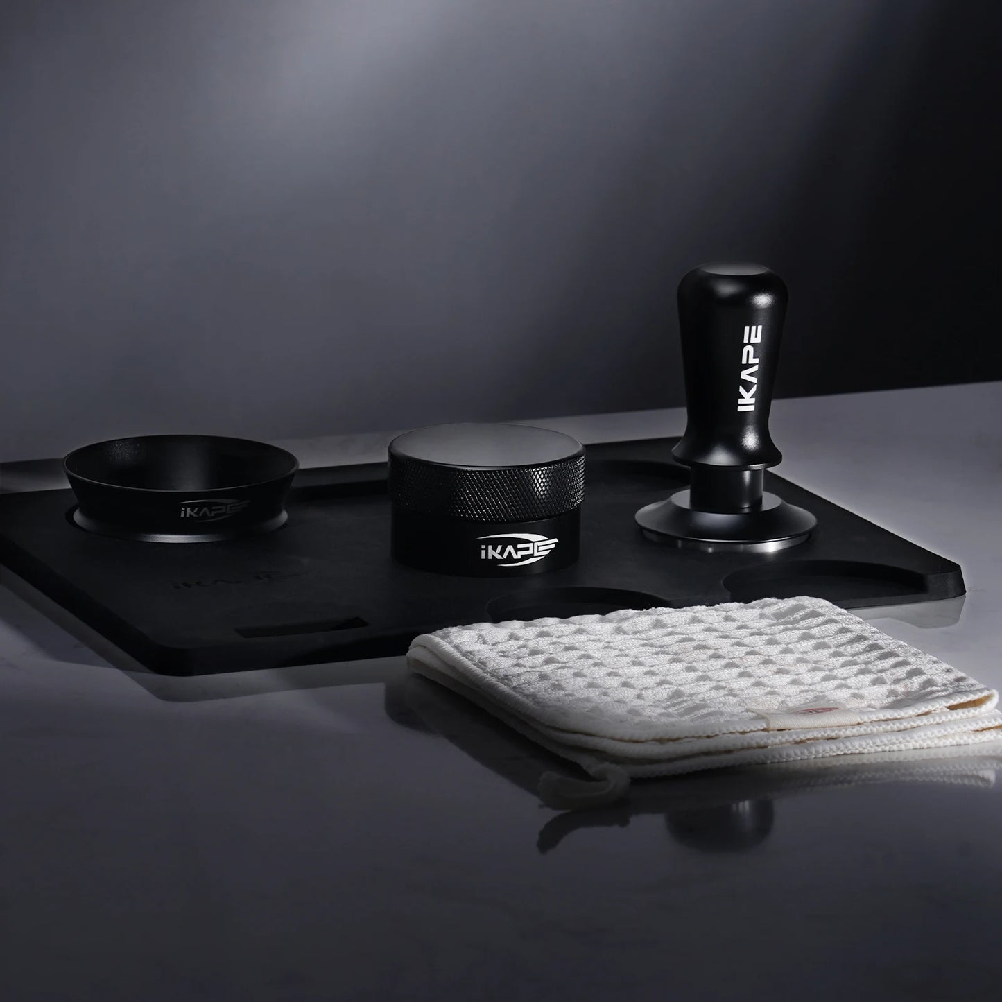 Kit de Herramientas para Espresso IKAPE 6 en 1 (Negro) – Tamper, Distribuidor y Embudo Dosificador Magnético para Portafiltros 51/53.3/58mm