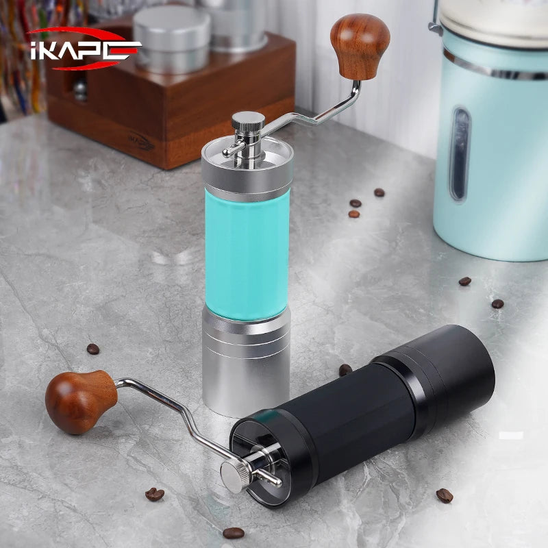 Molino de Café Manual IKAPE V2 – Moledor Portátil Premium con Rebabas Cónicas Heptagon y Molienda de Grado Ajustable