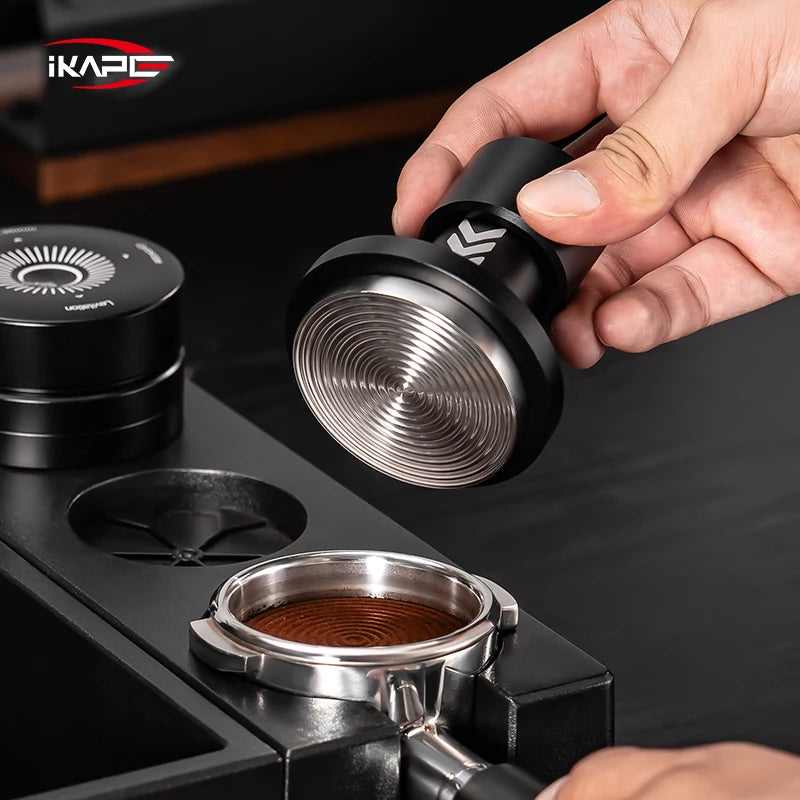 Tamper de Café IKAPE V6 51/54/58mm – Prensador con Presión Constante y Resorte Cargado para Baristas y Máquinas de Espresso